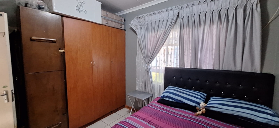 2 Bedroom Property for Sale in De Beers Northern Cape